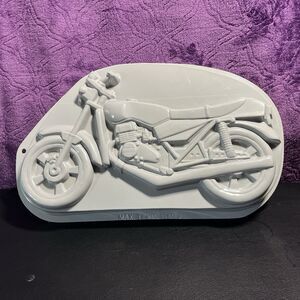 Wilton Motorcycle Cake Candy Jello Mold K-49 9214 Max Temp 375F Plastic